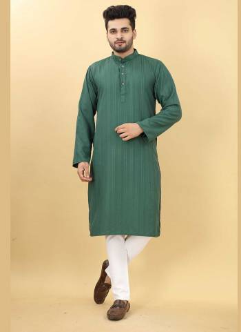 For A Festive Wear,Grab These Readymade Long Kurta Pair in Fine Colored.These Kurta Are Poly Viscose Fabricated on Pair.Its Beautified With Designer Wevon Lining .