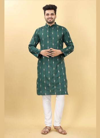 For A Festive Wear,Grab These Readymade Kurta Pair in Fine Colored.These Kurta Are Semi Cotton Linen Fabricated on Pair.Its Beautified With Designer Wevon.