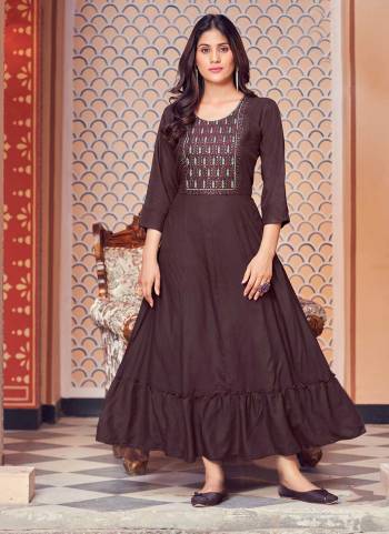 Attrective Looking These Beautiful Looking Readymade Long Kurti.These Kurti is Fabricated On Rayon.Its Beautified With Designer Multy Embroidery Work.