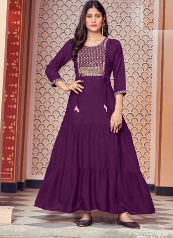 Attrective Looking These Beautiful Looking Readymade Long Kurti.These Kurti is Fabricated On Rayon.Its Beautified With Designer Multy Embroidery Work.