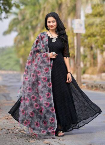 Attrective Looking These Beautiful Looking Readymade Long Gown With Dupatta.These Gown is Fabricated On Faux Georgette And Dupatta Are Organza.Its Beautified With Wevon Designer Butti,Digital Printed.