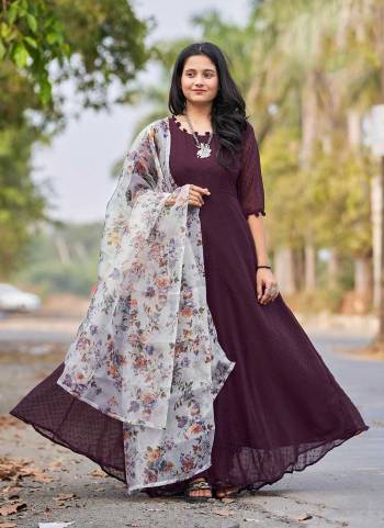 Attrective Looking These Beautiful Looking Readymade Long Gown With Dupatta.These Gown is Fabricated On Faux Georgette And Dupatta Are Organza.Its Beautified With Wevon Designer Butti,Digital Printed.