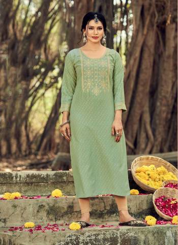 Attrective Looking These Beautiful Looking Readymade Long Kurti.These Kurti is Fabricated On Rayon.Its Beautified With Designer Printed, Embroidery Work.