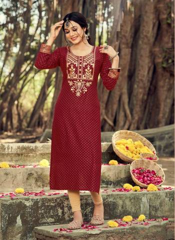 Attrective Looking These Beautiful Looking Readymade Long Kurti.These Kurti is Fabricated On Rayon.Its Beautified With Designer Printed, Embroidery Work.