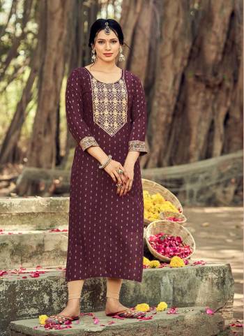 Attrective Looking These Beautiful Looking Readymade Long Kurti.These Kurti is Fabricated On Rayon.Its Beautified With Designer Printed, Embroidery Work.