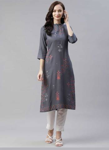 Grab These Beautiful Looking Readymade Kurti.These Kurti is Fabricated On Rayon.Its Beautified With Designer Foil Printed.