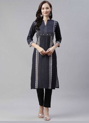 Grab These Beautiful Looking Readymade Kurti.These Kurti is Fabricated On Rayon.Its Beautified With Designer Digital Printed.