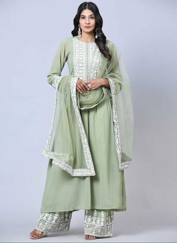 Attrective These Suit in Fine Colored Pair With Bottom And Dupatta.These Top Are Georgette And Dupatta Are Fabricated On Net Pair With Georgette Bottom.Its Beautified With Santoon Inner.Its Beautified With Heavy Designer Embroidery Work.