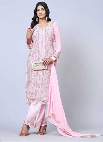 Attrective These Suit in Fine Colored Pair With Bottom And Dupatta.These Top Are Georgette And Dupatta Are Fabricated On Chiffon Pair With Georgette Bottom.Its Beautified With Santoon Inner.Its Beautified With Heavy Designer Embroidery Work.