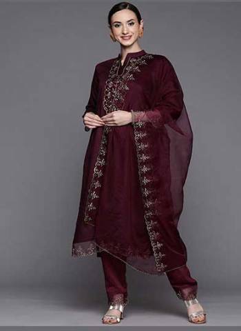 Grab These Readymade Suit in Fine Colored Pair With Bottom And Dupatta.These Top Are Viscose Rayon And Bottom Are Fabricated On Viscose Rayon Pair With Organza Dupatta.Its Beautified With Designer Embroidery Work.