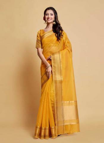 Grab These Party Wear Saree in Fine Colored.These Saree is Fabricated On Organza Pair With Blouse.Its Beautified With Weaving Border Pallu Designer.