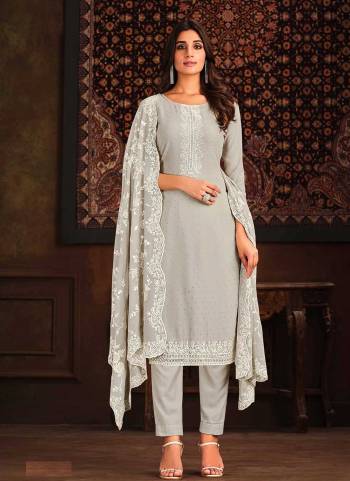 Attrective These Designer Salwar Suits in Fine Colored Pair With Dupatta.These Top And Dupatta Are Fabricated On Georgette Pair With Santoon Bottom.Its Beautified With Heavy Designer Embroidery With Swarovski Work.