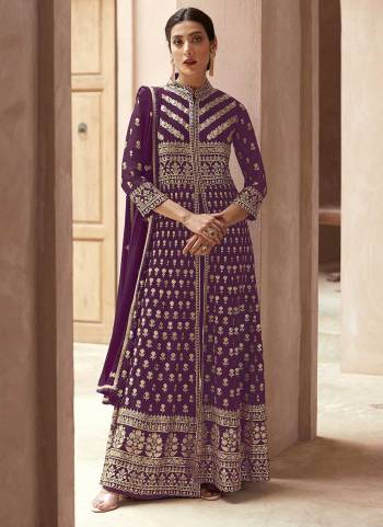 Attrective These Designer Anarkali Suits in Fine Colored Pair With Dupatta.These Top Are Faux Georgette And Dupatta Are Fabricated On Faux Georgette Pair With Santoon Inner.Its Beautified With Heavy Designer Sequance Embroidery Work.