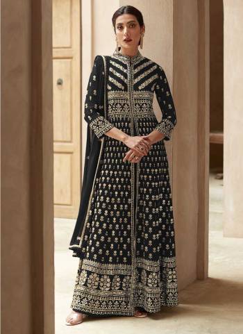 Attrective These Designer Anarkali Suits in Fine Colored Pair With Dupatta.These Top Are Faux Georgette And Dupatta Are Fabricated On Faux Georgette Pair With Santoon Inner.Its Beautified With Heavy Designer Sequance Embroidery Work.