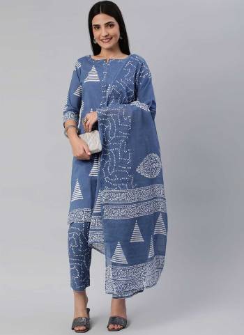 Grab These Readymade Suit in Fine Colored Pair With Bottom And Dupatta.These Top And Bottom Are Fabricated On Cotton Pair With Cotton Dupatta.Its Beautified With Designer Hand Block Printed.