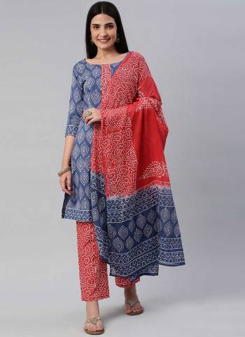 Grab These Readymade Suit in Fine Colored Pair With Bottom And Dupatta.These Top And Bottom Are Fabricated On Cotton Pair With Cotton Dupatta.Its Beautified With Designer Hand Block Printed.