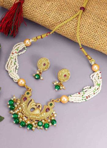 Grab These Beautifil Fine Colored Necklace.These Necklace is Come Alloy Material And Beautified With Patwa Work.