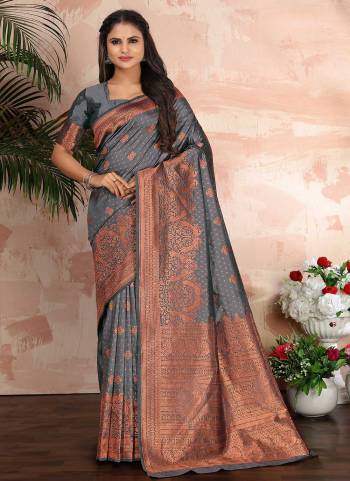 Grab These Festive Wear Saree in Fine Colored.These Saree is Fabricated On Banarasi Silk Pair With Blouse.Its Beautified With Heavy Wevon Copper Jari Designer.