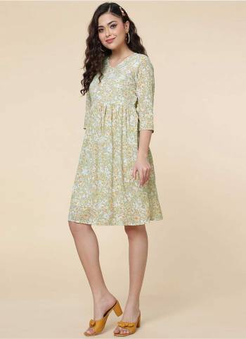 Grab These Beautiful Looking Readymade Kurti.These Kurti is Fabricated On Georgette.Its Beautified With Designer Printed.