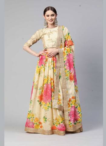 For A Designer Look,Grab These Lehenga Choli in Fine Colored.These Lehenga And Dupatta Are Fabricated On Georgette Pair With Art Silk Blouse.Its Beautified With Designer Floral Digital Printed,Sequance Embroidery Work.