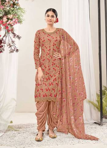 Grab These Patiyala Suit in Fine Colored Pair With Bottom And Dupatta.These Top Are Net And Dupatta Are Fabricated On Organza Printed Pair With Santoon Bottom.Its Beautified With Santoon Inner.Its Beautified With Printed With Designer Thread, Sequance Embroidery Work.