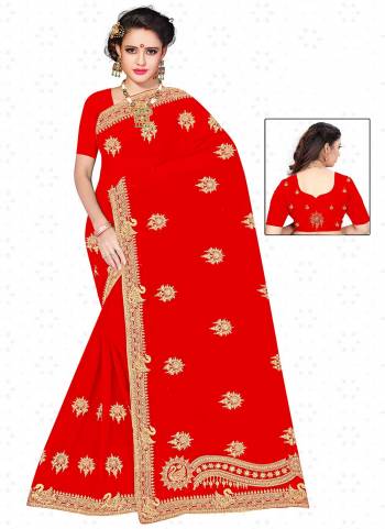 Garb These Wedding Wear Saree in Fine Red Colored.These Saree And Blouse is Fabricated On Heavy Georgette.Its Beautified With Heavy Jari Embroidery With Diamond Work.