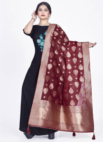 Grab These Beautiful Colored Dupatta.These Dupatta is Fabricated On Chanderi.Its Beautified With Wevon Designer Work.