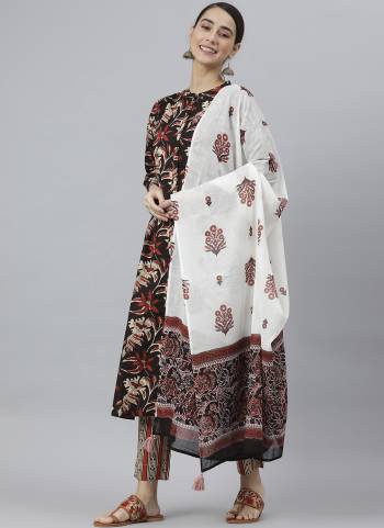 Looking These Beautiful Looking Readymade Suits.These Top And Bottom Fabricated Cotton With Cotton Dupatta.Its Beautified With Designer Printed,Hand Work.