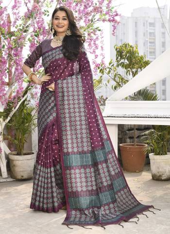 Attrective These Festive Wear Saree in Fine Colored.These Saree And Blouse is Fabricated On Cotton Silk.Its Beautified With Weavon Jari Lining With Bandhani Style Printed.