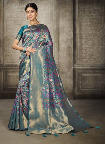 Grab These Party Wear Saree in Fine Colored.These Saree is Fabricated On Banarasi Silk Pair With Blouse.Its Beautified With Weaving Jacquard Designer.