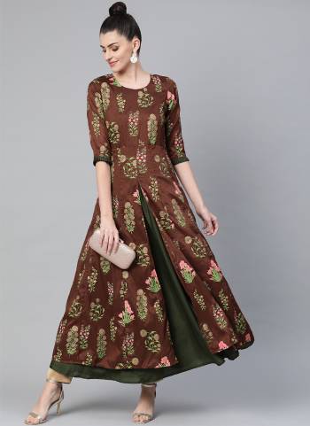 Grab These Beautiful Designer Readymade Kurti.These Kurti is Fabricated On Poly Silk.Its Beautified With Designer Gold Paste,Pigment Printed.