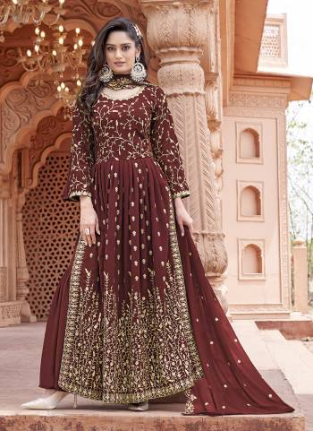 Grab These Sharara Suit in Fine Colored Pair With Bottom And Dupatta.These Top,Bottom And Dupatta Are Fabricated On Faux Georgette Pair With Santoon Inner.Its Beautified With Heavy Designer Embroidery Work.