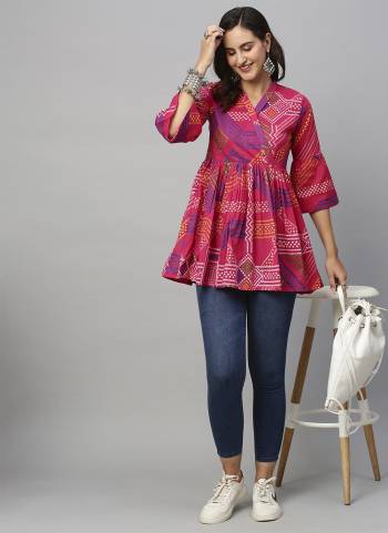 Attrective These Beautiful Looking Readymade Short Kurti.These Kurtis Fabricated On Cotton.Its Beautified With Designer Printed.