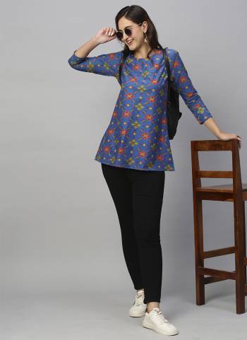 Attrective These Beautiful Looking Readymade Short Kurti.These Kurtis Fabricated On Cotton.Its Beautified With Designer Printed.