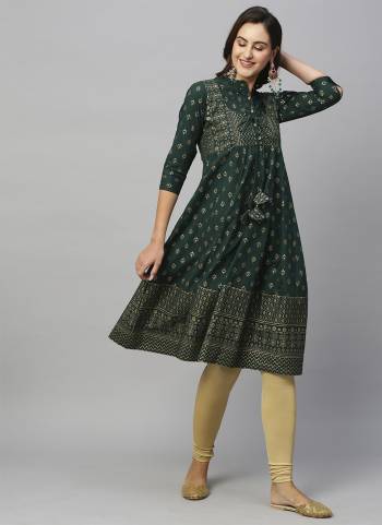 Attrective These Beautiful Looking Readymade Kurti.These Kurtis Fabricated On Cotton.Its Beautified With Designer Foil Printed.