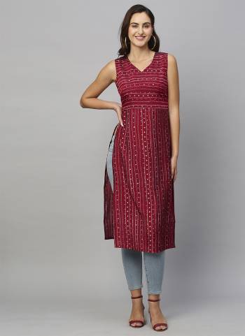 Attrective These Beautiful Looking Readymade Kurti.These Kurtis Fabricated On Modal Chanderi.Its Beautified With Designer Mill Foil Printed.