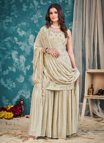 Attrective These Readymade Sharara Suit in Fine Colored Pair With Bottom And Dupatta.These Top Are Georgette And Dupatta Are Fabricated On Georgette Pair With Georgette Bottom.Its Beautified With Heavy Designer Sequance,Thread Embroidery Work.