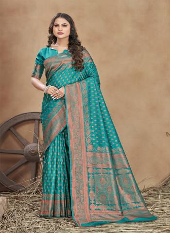 Grab These Festive Wear Saree in Fine Colored.These Saree is Fabricated On Banarasi Silk Pair With Blouse.Its Beautified With Weaving Copper Jari Designer.