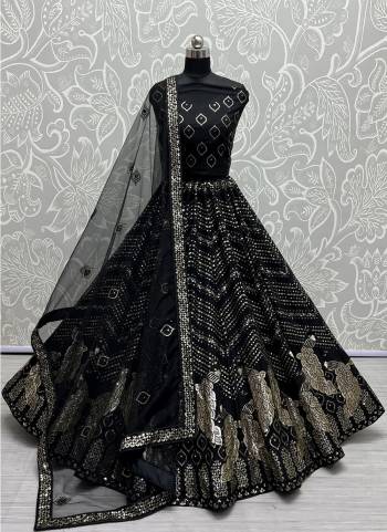 For A Designer Look,Grab These Lehenga Choli With Dupatta in Fine Colored.These Lehenga And Choli Are Bridal Net And Dupatta Are Fabricated On Soft Net Pair.Its Beautified With Designer Fancy Multy Thread,Sequance Embroidery Work.