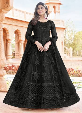 Grab These Anarkali Suit in Fine Colored Pair With Bottom And Dupatta.These Top And Dupatta Are Net And Bottom Is Santoon Fabricated Pair With Santoon Inner.Its Beautified With Heavy Designer Embroidery Work.