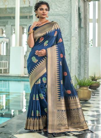 Garb These Party Wear Saree in Fine Colored.These Saree And Blouse is Fabricated On Soft Silk.Its Beautified With Weavon Jari Designer Work.