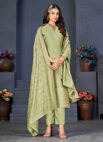 Grab These Suit in Fine Colored Pair With Bottom And Dupatta.These Top Are Dola Silk And Dupatta Are Fabricated On Nazneen Pair With Heavy Rayon Bottom.Its Beautified With Heavy Wevon Designer With Diamond Work.