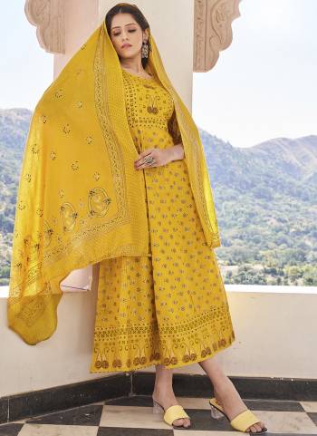 Attrective Looking These Beautiful Looking Readymade Long Kurti With Dupatta.These Kurti is Fabricated On Rayon And Dupatta Are Cotton Mal.Its Beautified With Designer Printed.