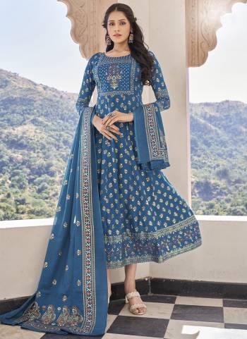 Attrective Looking These Beautiful Looking Readymade Long Kurti With Dupatta.These Kurti is Fabricated On Rayon And Dupatta Are Cotton Mal.Its Beautified With Designer Printed.