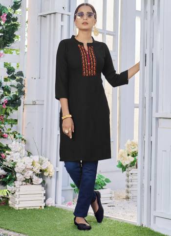 Garb These Beautiful Looking Readymade Kurti.These Kurti is Fabricated On Heavy Rayon.Its Beautified With Designer Embroidery Work.