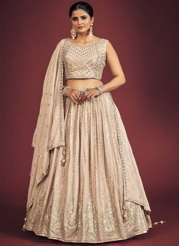 For A Designer Look,Grab These Readymade Lehenga Choli in Fine Light Colored.These Lehenga And Blouse Are Fabricated On Georgette Pair With Georgette Dupatta.Its Beautified With Designer Heavy Sequance,Mirror Embroidery Work.