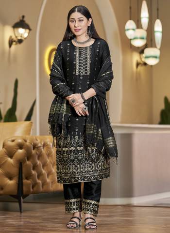 Grab These Beautiful Looking Readymade Suits With Dupatta.These Suit is Fabricated On Two Tone Dobby Designer Top And Bottom And Fancy Fabric Dupatta .Its Beautified With Wevon Designer With Foil Printed.