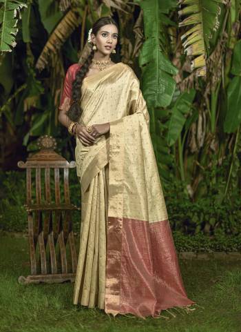 Garb These Party Wear Saree in Fine Colored.These Saree And Blouse is Fabricated On Bhagalpuri Silk.Its Beautified With Bhandhani Butti Weavon Designer.