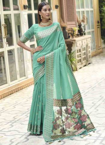 Garb These Party Wear Fancy Saree in Fine Colored.These Saree Pallu Are Organza And Saree And Blouse is Fabricated On Linen Silk.Its Beautified With Organza Fabric Printed Pallu,Sequance Embroidery Work Designer.
