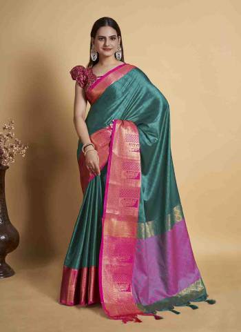 Garb This Partywear Saree Paired With Contrast Blouse.This Saree And Blouse Are Soft Silk Based Fabric With Weaving Jacquard Designer. Buy This Pretty Saree Now.